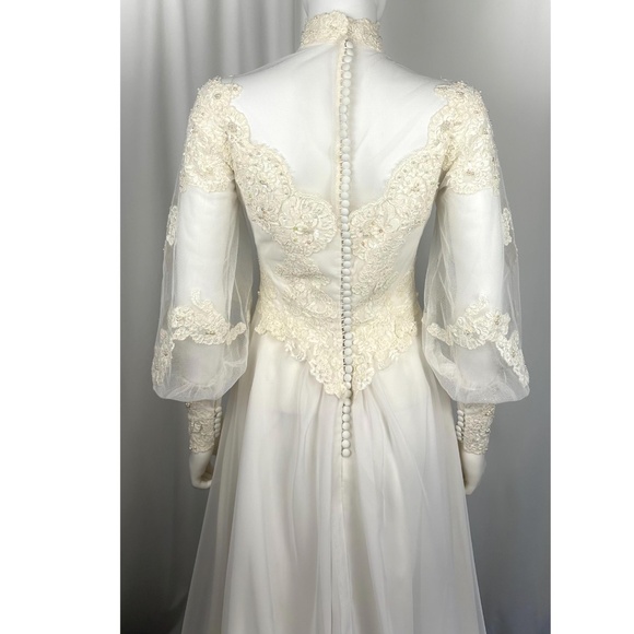 Vintage 1970’s 1980’s Ivory + Cream Lace Mock Neck Wedding Dress • Mesh • XS/S - Picture 7 of 10